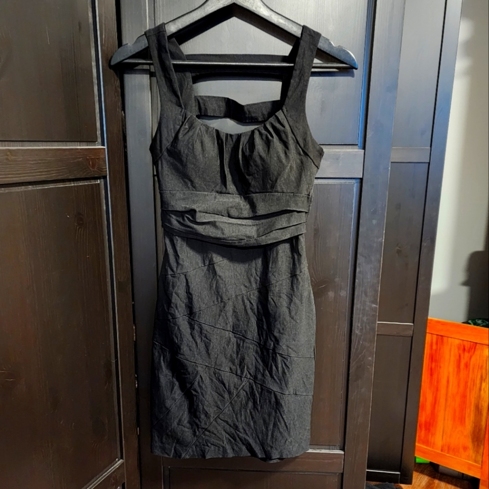 Le chateau, Size Extra Small, Black